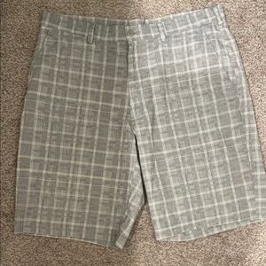 PGA Tour Men's Gray Checkered Shorts size 34